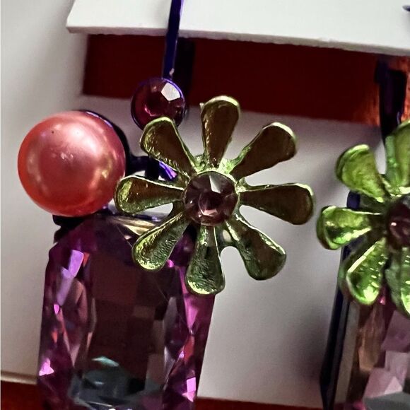 🌺 Betsey Johnson stunning lavender drop dangle earrings 🌺 - Picture 6 of 6